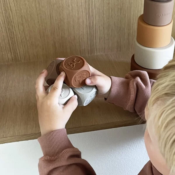 Lot de 4 dés en silicone Sana – Image 2